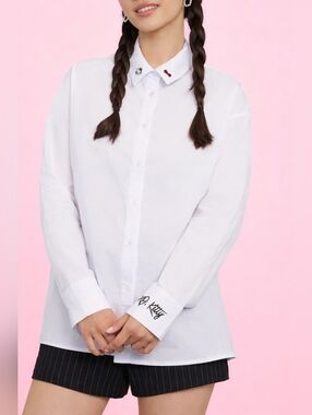XS • F21 XO, Kitty • Hello Kitty Embroidered Classic Long-Sleeve Button-Up Shirt